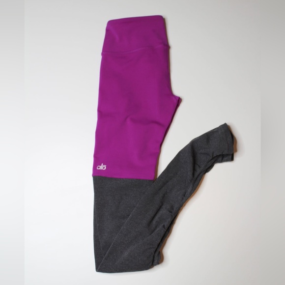 ALO Yoga Pants - Alo Yoga berry/grey goddess leggings